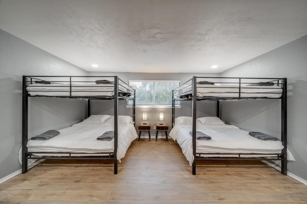 Stunning 5Br 2Ba Holiday Home With Private Pool And Cinema Dallas Eksteriør bilde